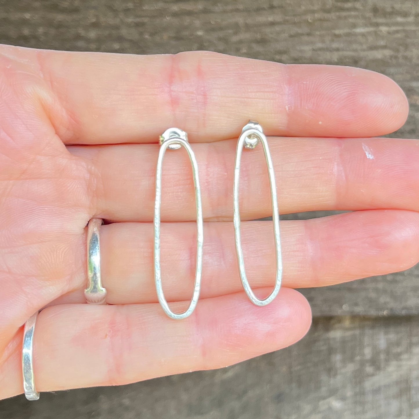 Simple and elegant silver ovals